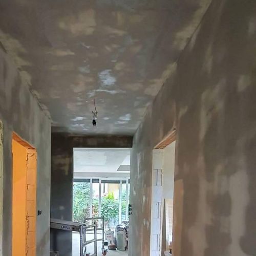 Gładzenie ścian i sufitów