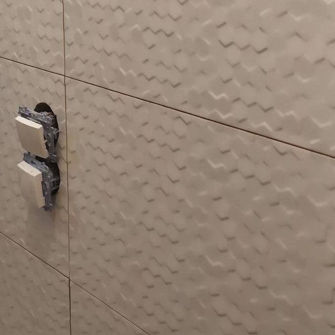 Gniazdka w płytkach